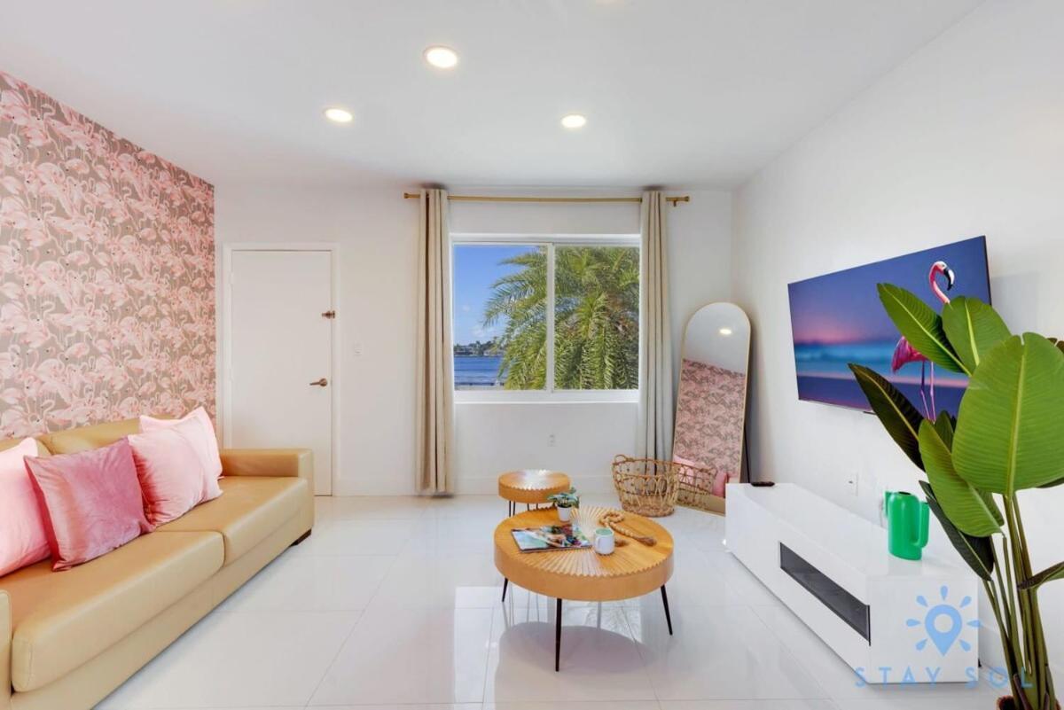 Free Parking, Bay View, Pool, Step To Beach Hollywood Exterior photo