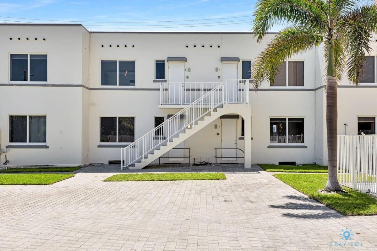 Free Parking, Bay View, Pool, Step To Beach Hollywood Exterior photo
