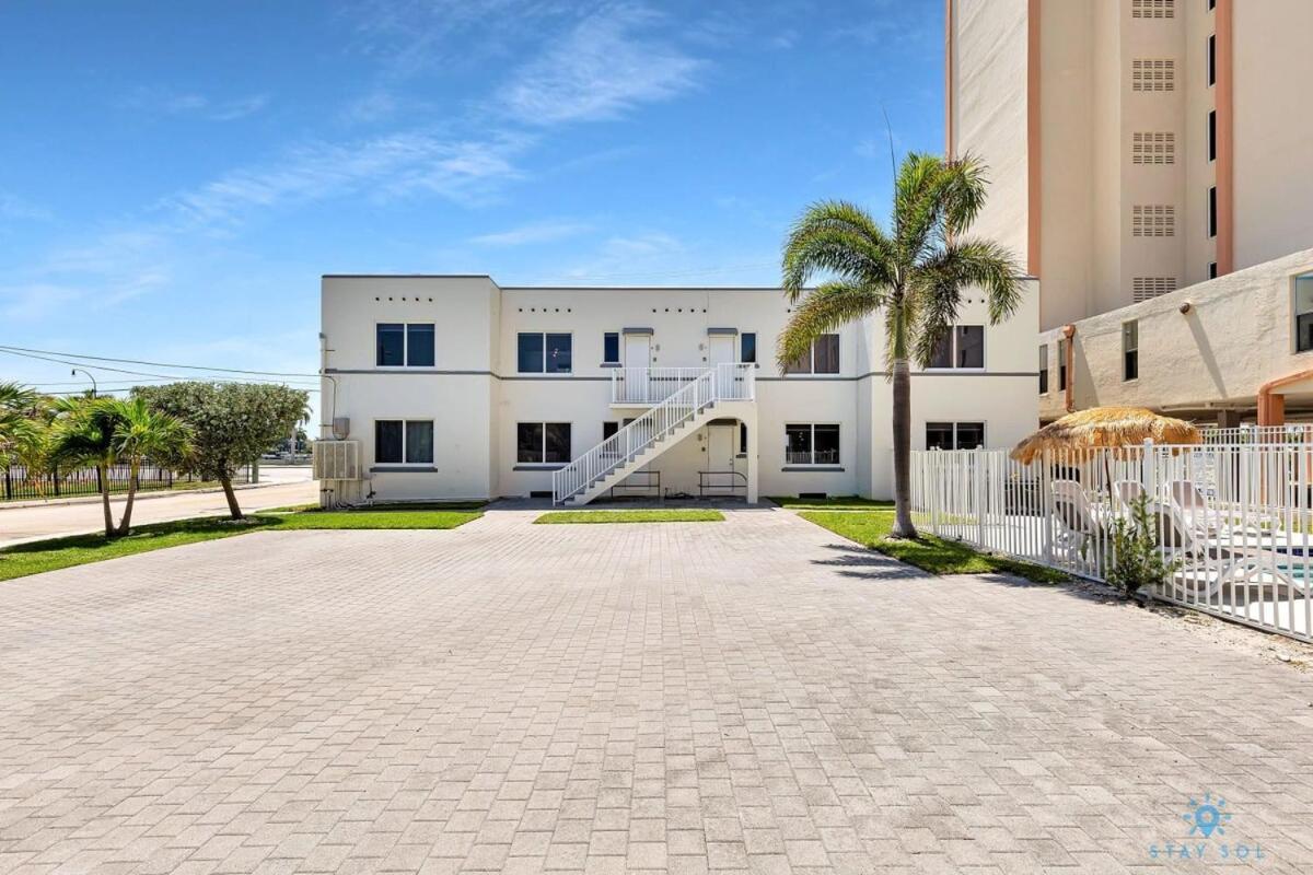 Free Parking, Bay View, Pool, Step To Beach Hollywood Exterior photo
