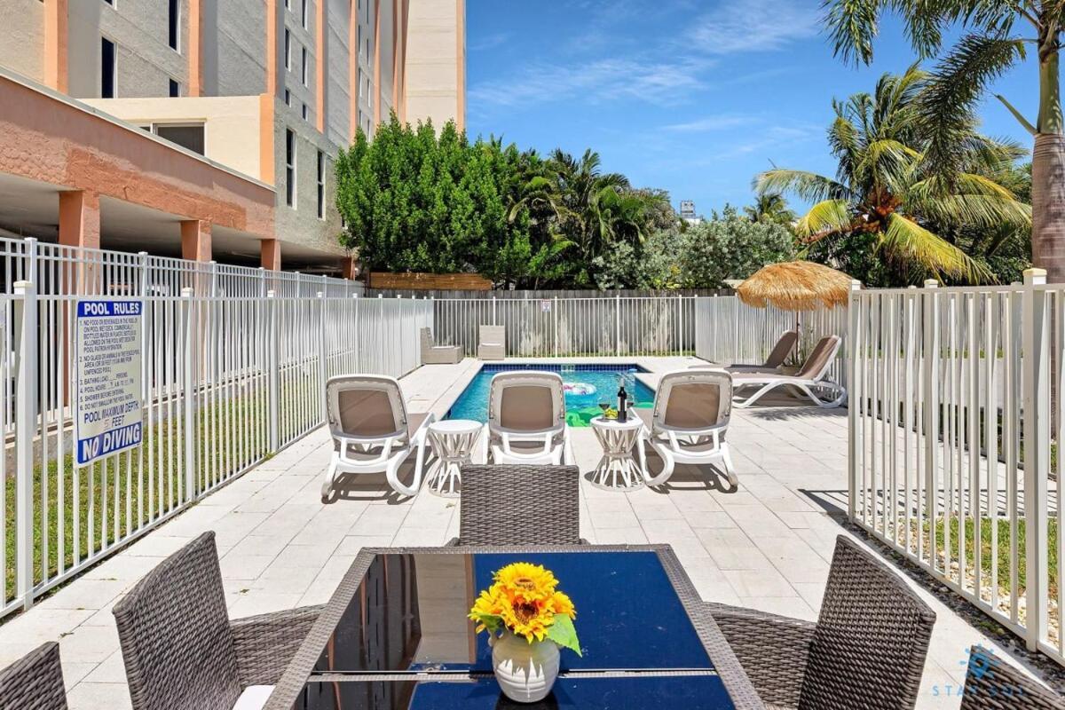 Free Parking, Bay View, Pool, Step To Beach Hollywood Exterior photo