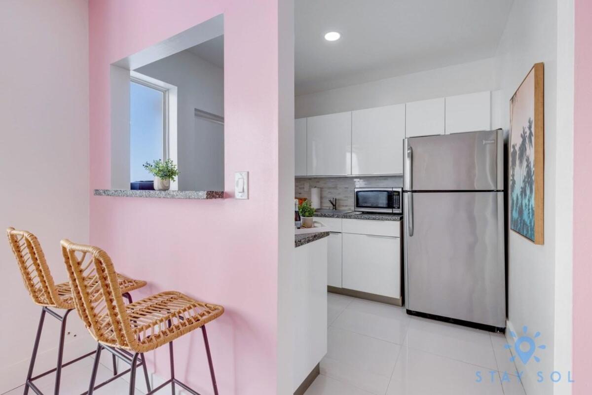 Free Parking, Bay View, Pool, Step To Beach Hollywood Exterior photo